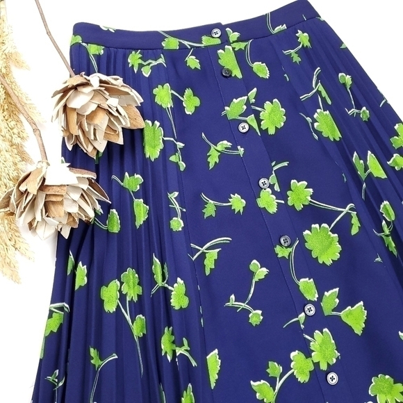 Banana Republic Navy Lime Floral Button Front Side Pleated Skirt Size 00… - Picture 2 of 10
